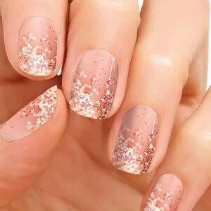 ⭐️3 for $20⭐️ Color Street Manicure Set - Coming Up Rose Gold